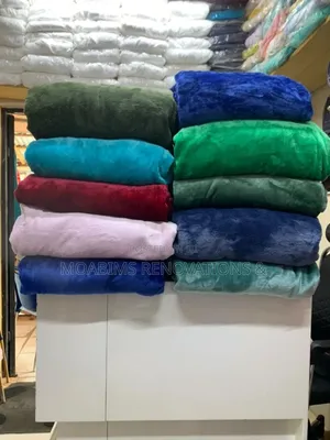 Plain Quality Velvet Throw Blankets 183 by 183 Cm 28,500