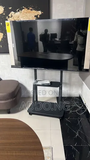 Moveable Television Stand With Wheels 32 to 70 Inch