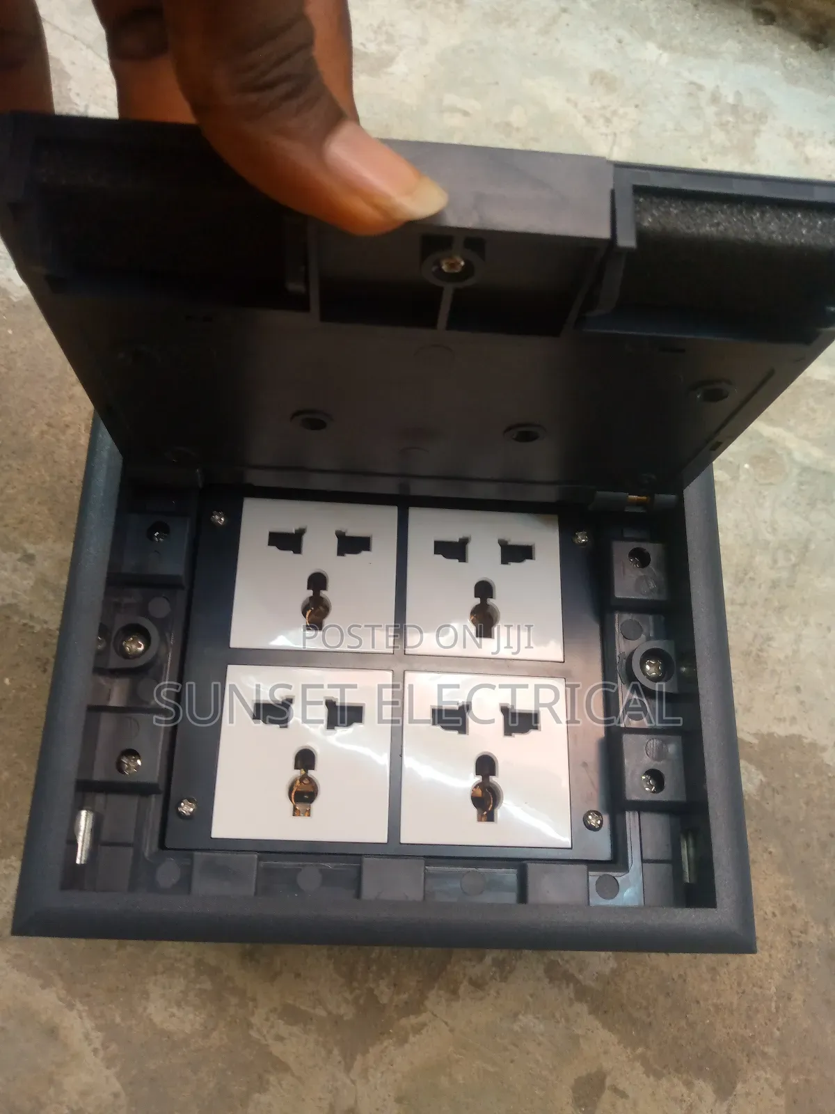 Floor Box With 4 Socket