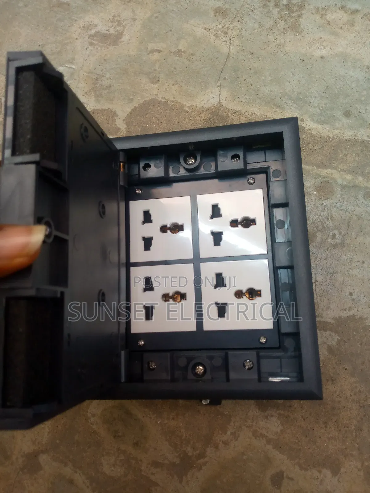 Floor Box With 4 Socket