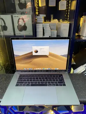 Laptop Apple MacBook Pro 2017 16GB Intel Core i7 SSD 512GB