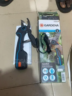Gardena Cordless Assist Cut Pruning Shears