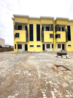 4bdrm Townhouse/Terrace in Lifecamp for sale