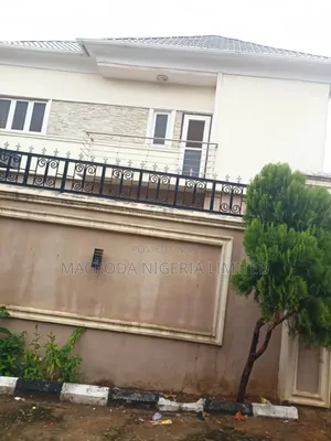 6bdrm Duplex in Ipaja for sale