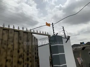 Electric Fencing Wire Powered With Solar