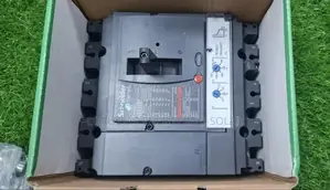 250a 4pole McCb Schneider Breaker