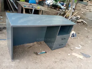 2ft By5ft Office Table Available for Instantly Pick Up