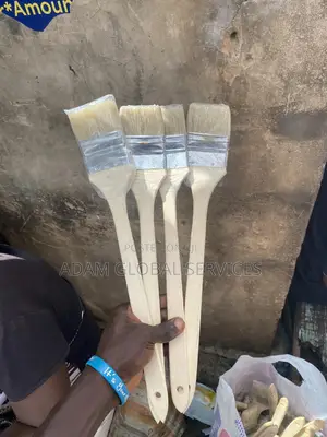 Paint Brush With Wooden Handles 2”