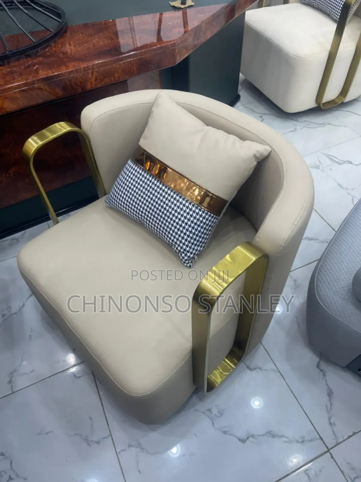 Single Sofa Chairs