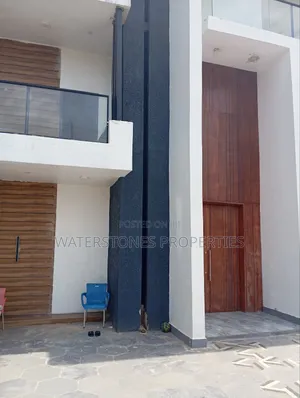 5bdrm Duplex in Federal Housing, Oshimili South for sale