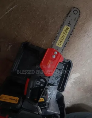 12 Inches Battery Chain Saw Machine
