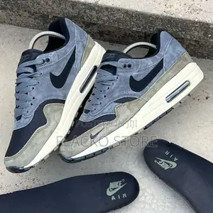 Original Nike Air Max 1 Olive Green Sneakers