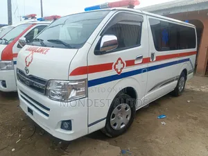 Toyota HiAce 2014 White