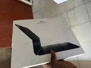 Apple iPad Magic Keyboard M4”13inches