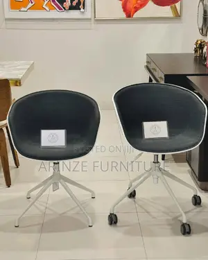 Executive Studio Chair