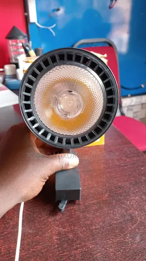 V Dmax Dubai 40w Track Light