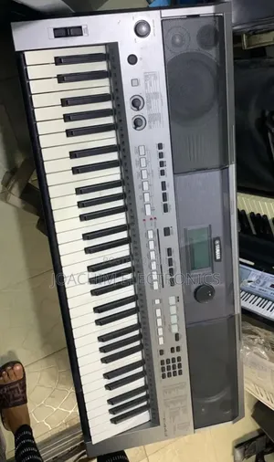 Yamaha Keyboard PSR E443