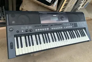 Yamaha Keyboard PSR E433