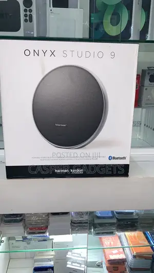 Onyx Studio 9 Black