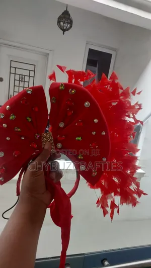 Red Hairpiece