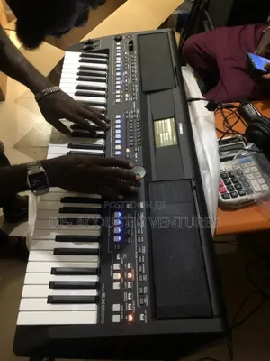 Brand New Sx 600 Yamaha Keyboard