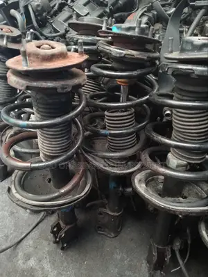 Toyota Front Shock Absorber Highlander 2005 Model