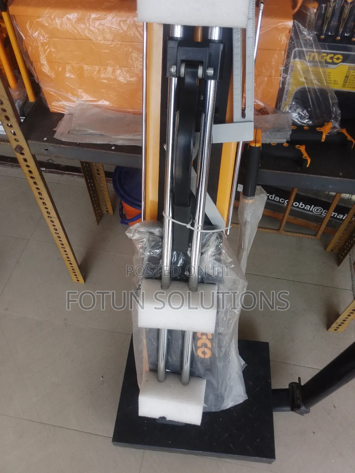 Tiles Cutting Machine