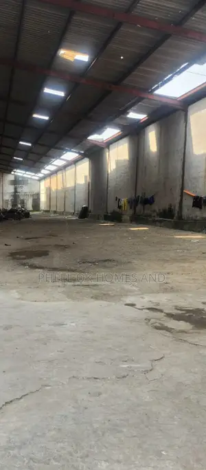 3 Bay Warehouse for Sale