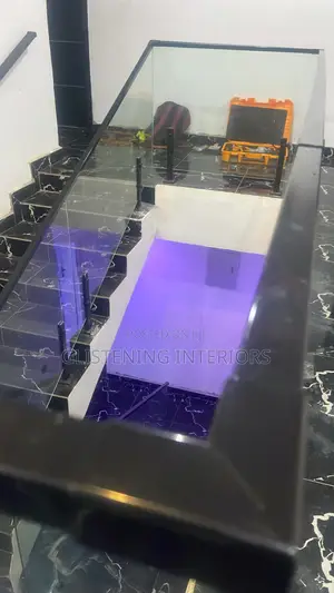 Staircase 10mm Tempered Plain Glass