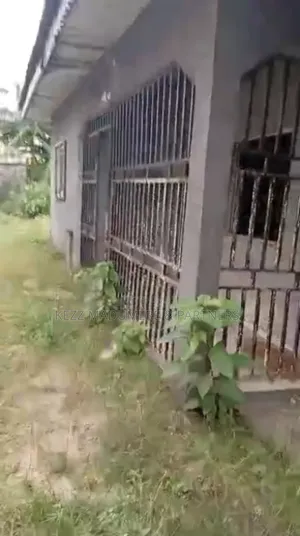 5bdrm Bungalow in Ogologo, Rumuigbo , for sale
