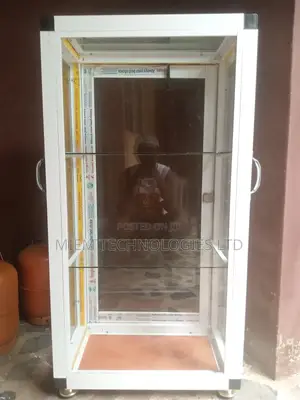 Show Glass ( Showglass )