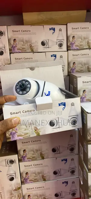 Intelligent Bulb PTZ Camera (360° Rotation)