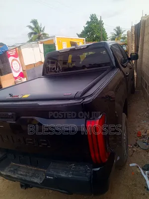 Toyota Tundra 2024 Back Bucket Cover Automatic