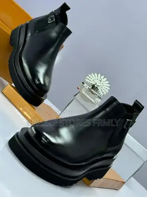 Original Louis Vuitton Strong Chelsea Boots