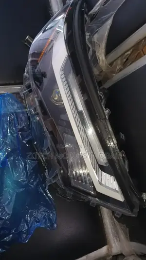 Head Light Rav4 2022