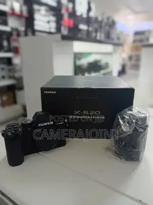 Fujifilm X-S20 Mirrorless Camera With 18-55mm Lens