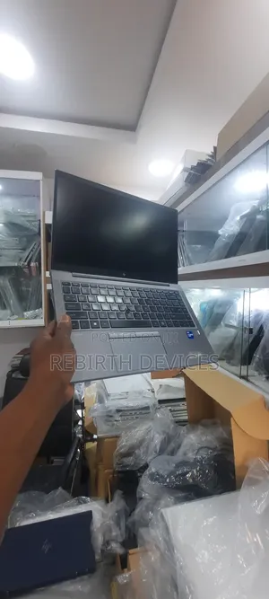 Laptop HP ZBook Firefly G8 16GB Intel Core i7 SSD 512GB
