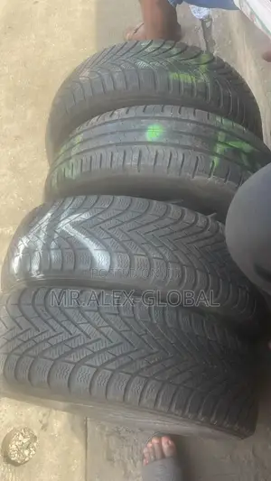 195/65/16 Tire Grade One