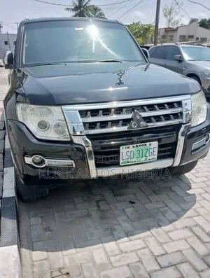 Clean Mitsubishi Pajero Jeep Available for Rent