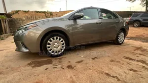 Toyota Corolla LE ECO Premium (1.8L 4cyl CVT) 2016 Brown