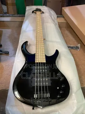Fender Ml5 Five- String Active Bass Electric Guitar.