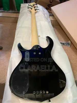 Fender Ml5 Five- String Active Bass Electric Guitar.