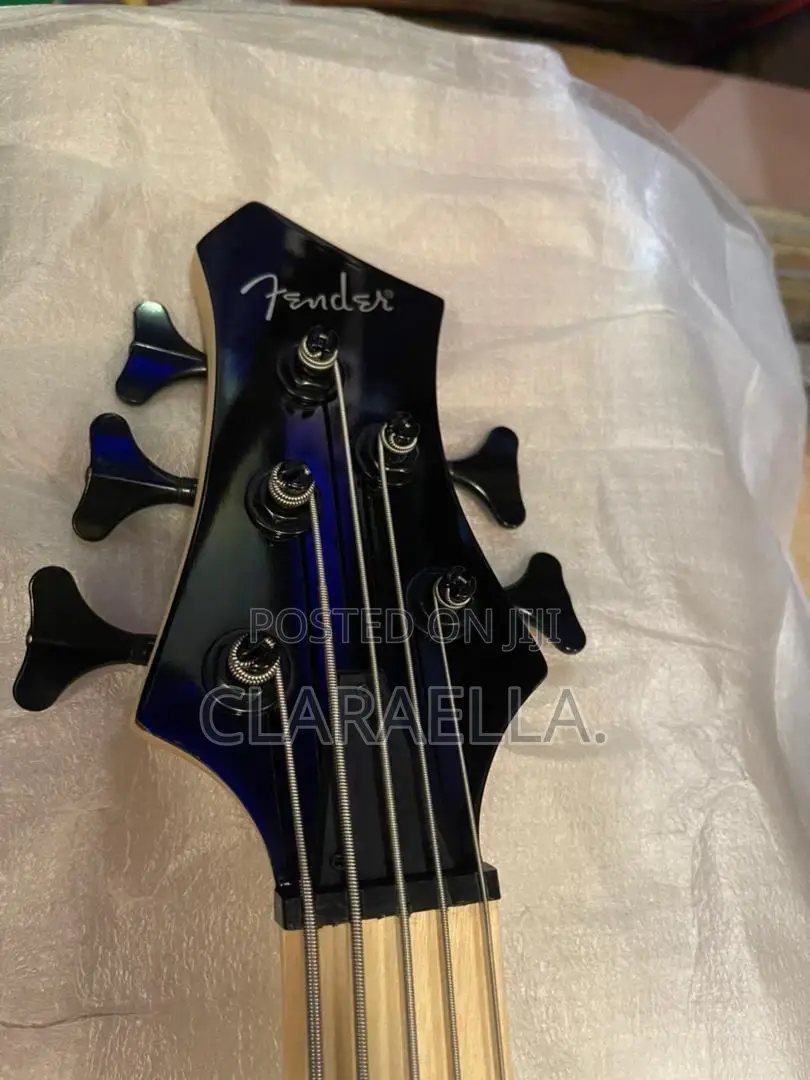Fender Ml5 Five- String Active Bass Electric Guitar.