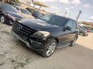 Mercedes-Benz M Class ML350 4dr SUV (3.5L 6cyl 7A) 2014 Black