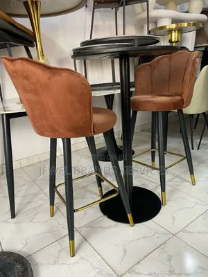 Bar Table With 2 Bar Stools