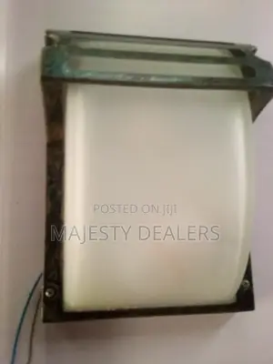 Dubai Cast Bulkhead E27 Not Led Type
