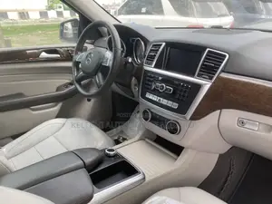 Mercedes-Benz M Class ML350 4MATIC 4dr SUV AWD (3.5L 6cyl 7A) 2015 Gray