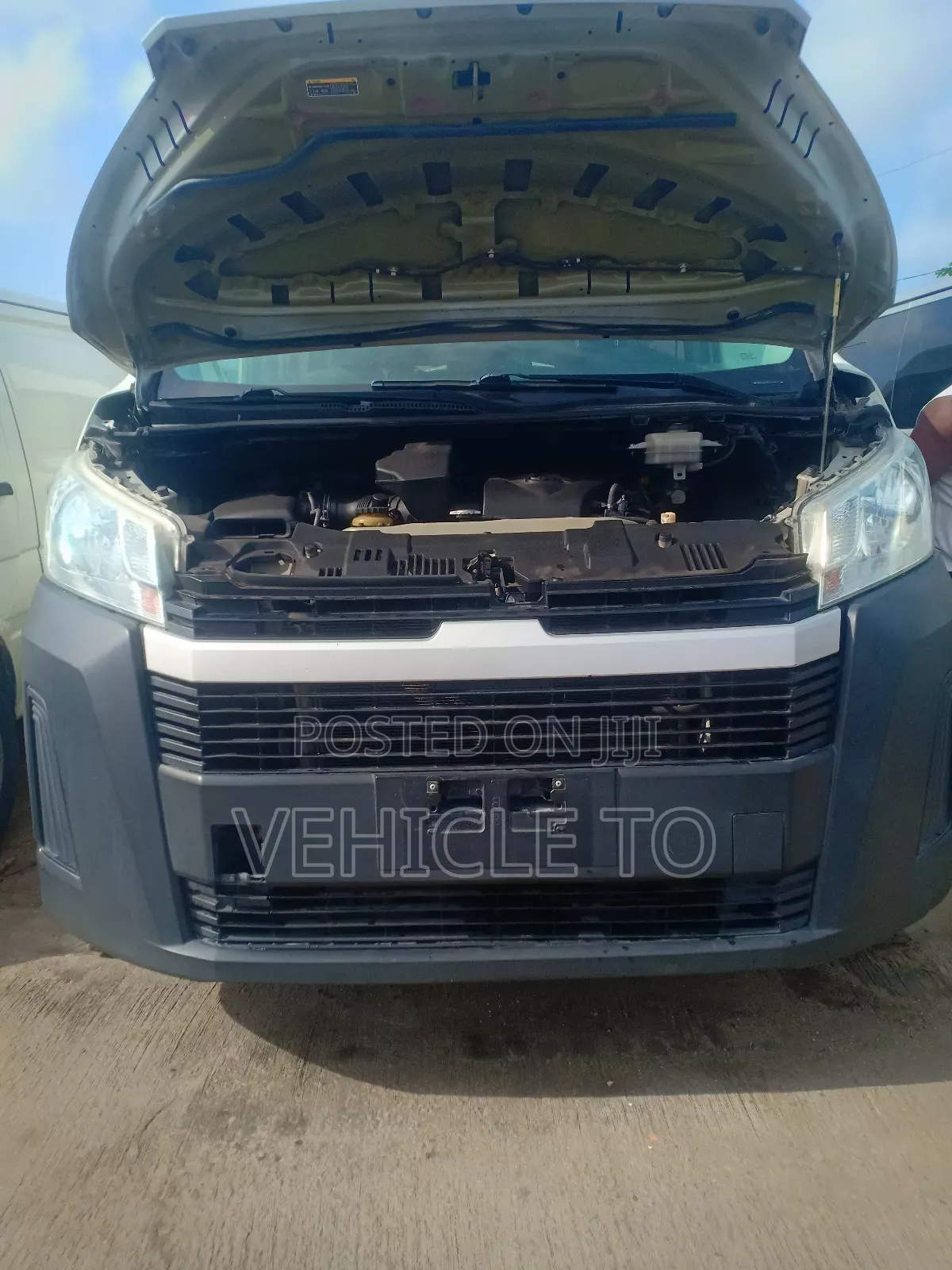 Toyota HiAce 2022 White