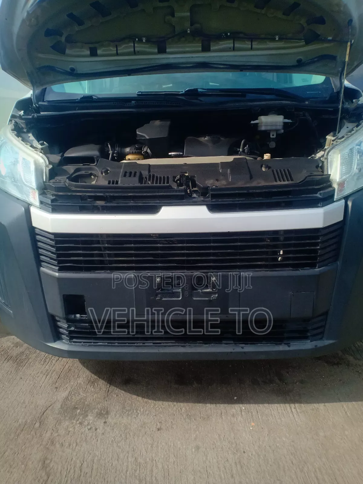 Toyota HiAce 2022 White