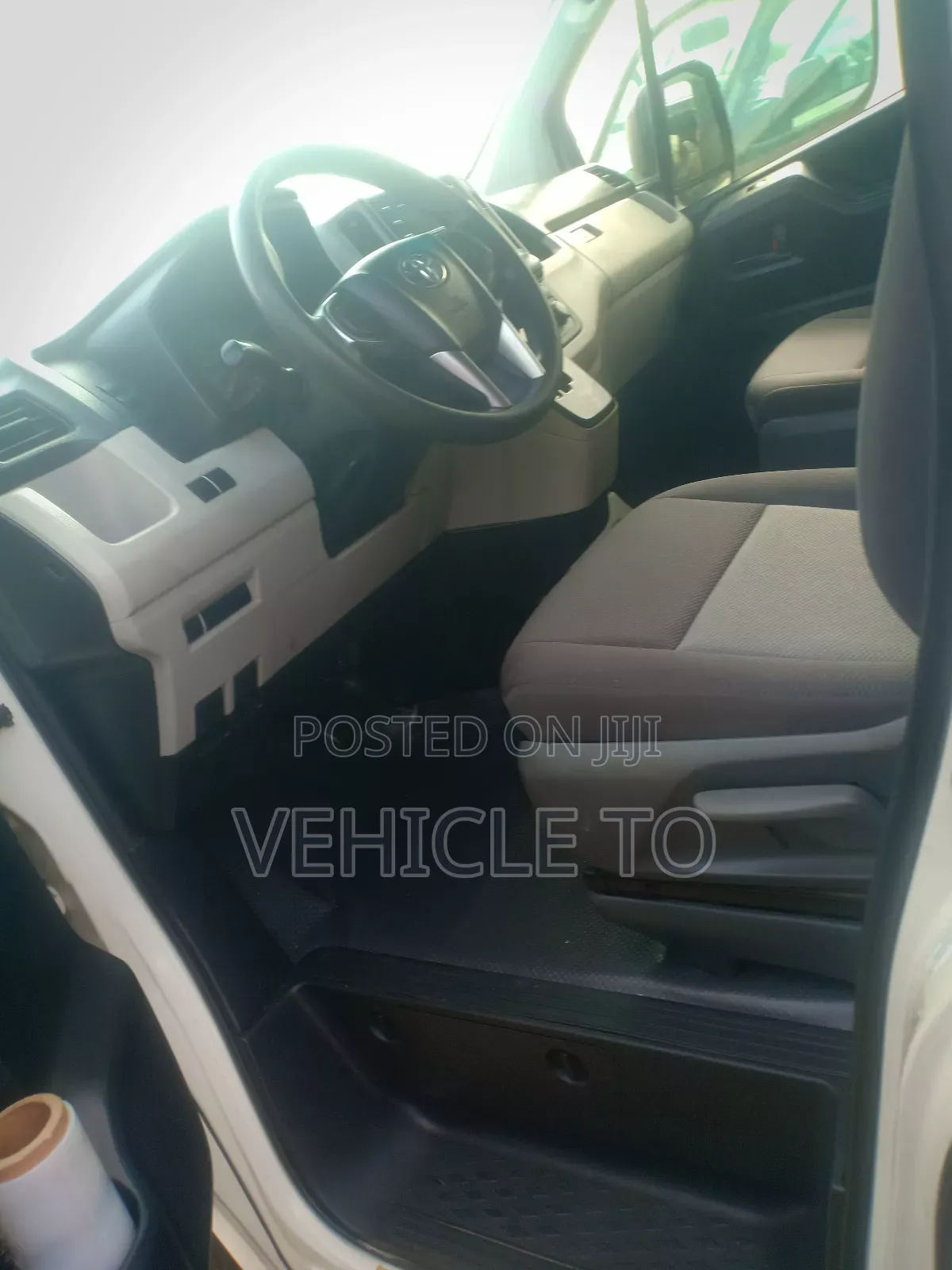Toyota HiAce 2022 White